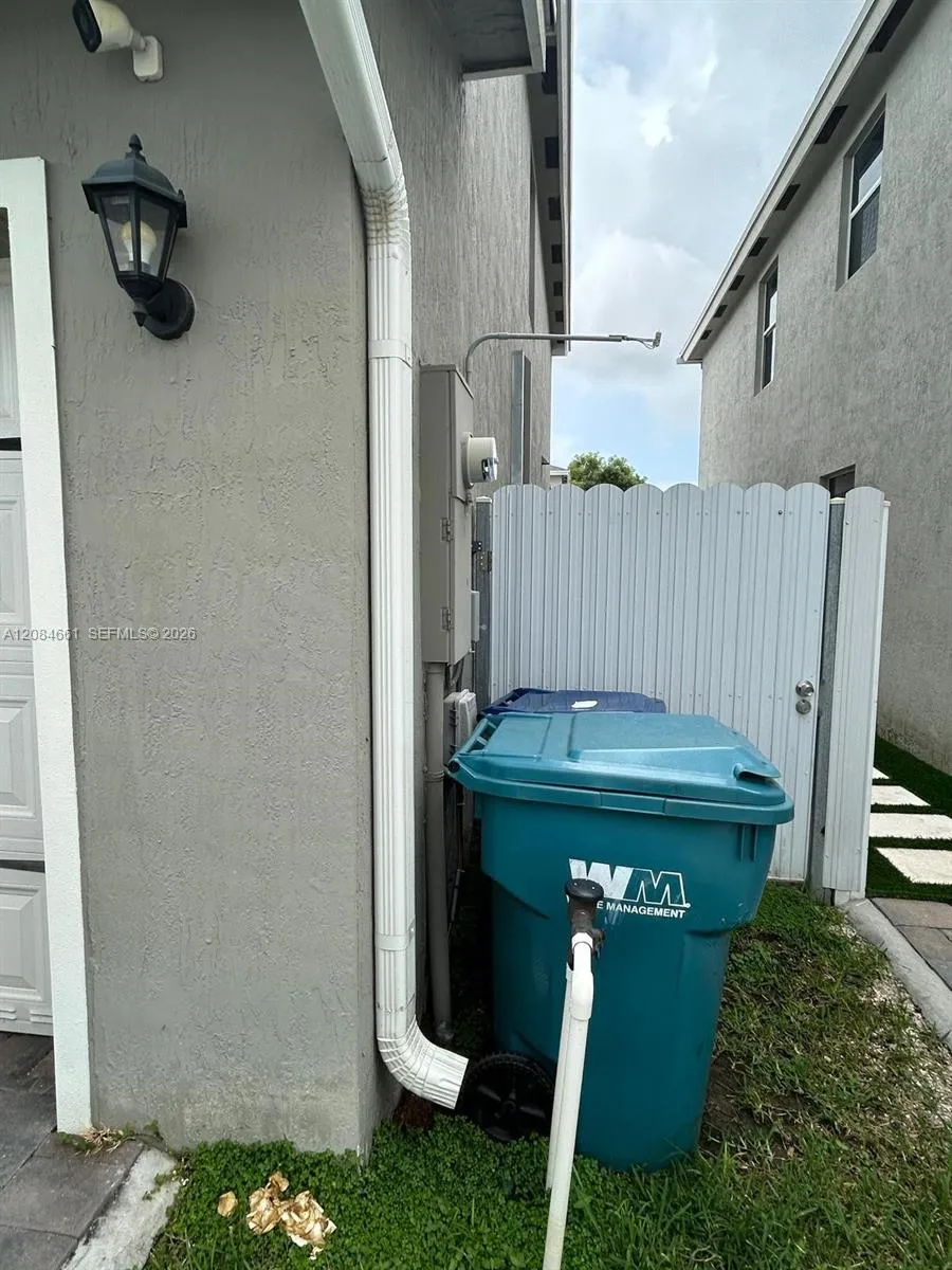 631 NE 4th Ter Florida City, FL 33034