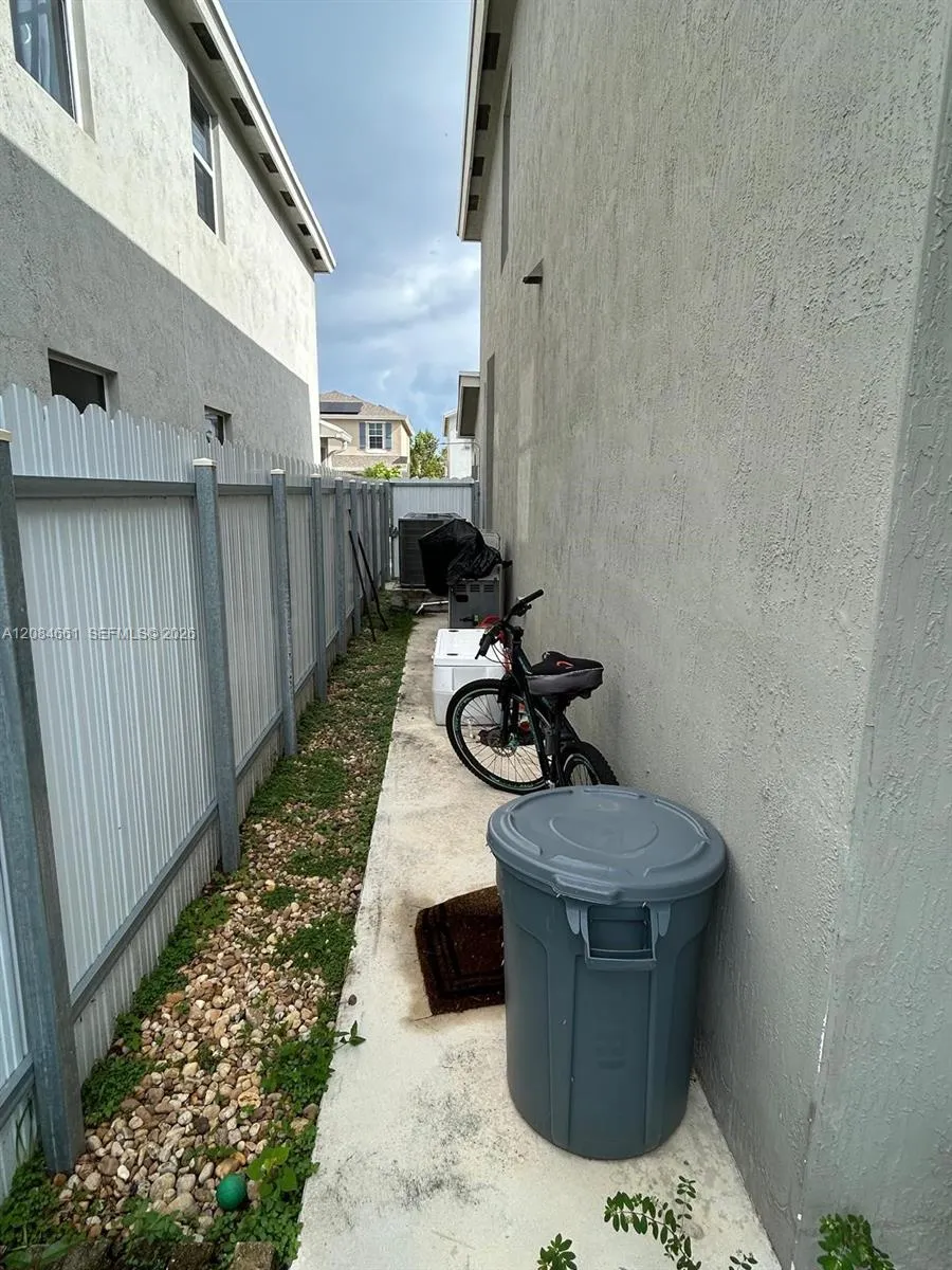 631 NE 4th Ter Florida City, FL 33034