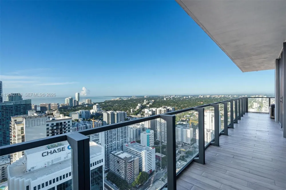 88 SW 7th St #3801 Miami, FL 33130