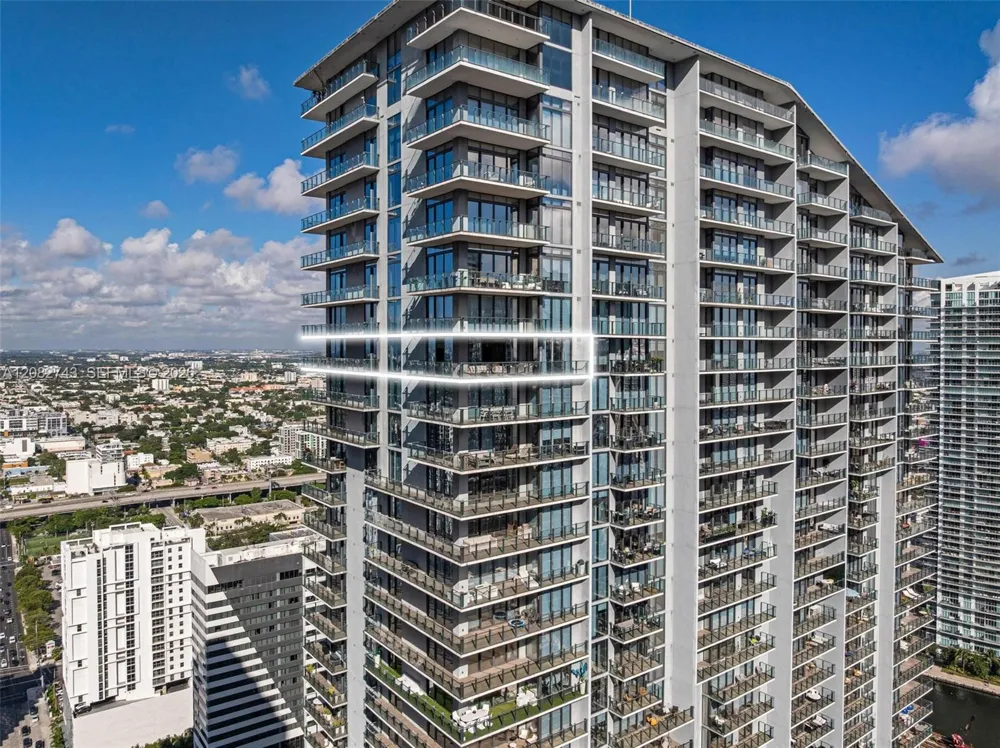88 SW 7th St #3801 Miami, FL 33130
