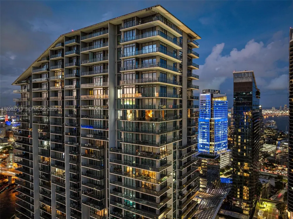 88 SW 7th St #3801 Miami, FL 33130