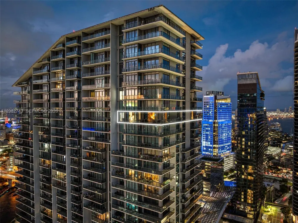 88 SW 7th St #3801 Miami, FL 33130