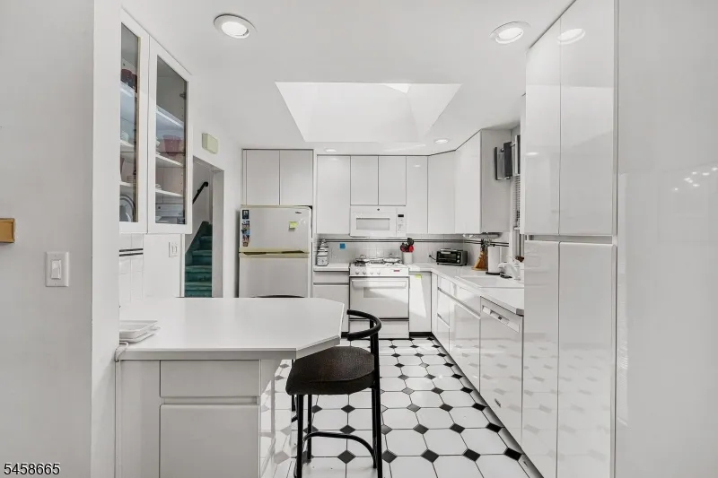 12 Cedar Grove Pl Old Bridge, NJ 08857