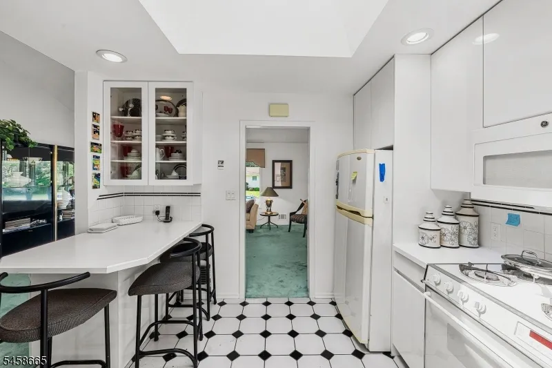 12 Cedar Grove Pl Old Bridge, NJ 08857