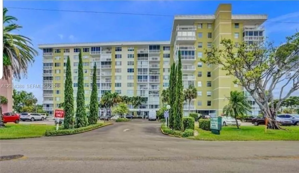 4400 Hillcrest Dr #300-B Hollywood, FL 33021