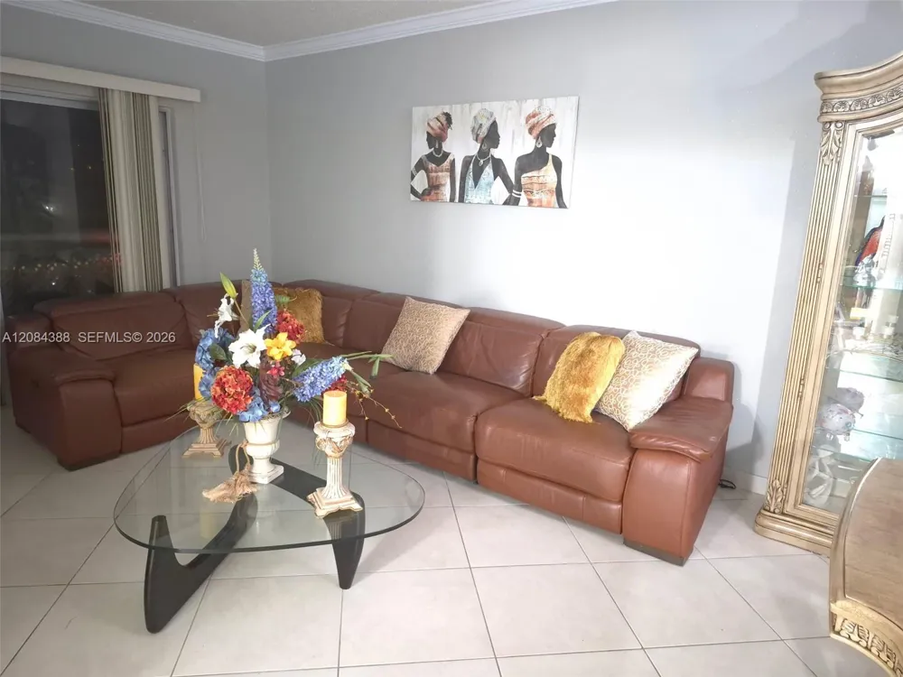 4400 Hillcrest Dr #300-B Hollywood, FL 33021