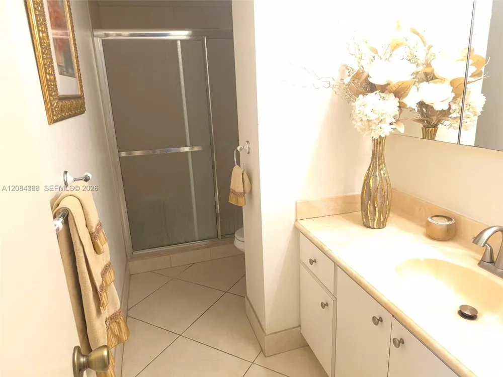 4400 Hillcrest Dr #300-B Hollywood, FL 33021