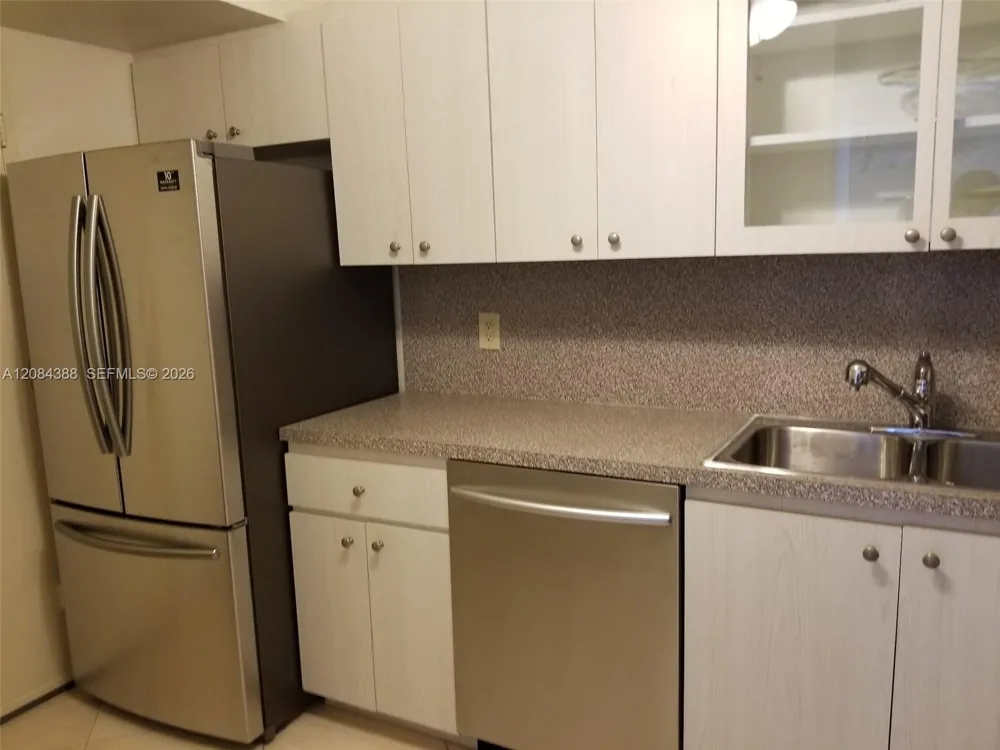 4400 Hillcrest Dr #300-B Hollywood, FL 33021