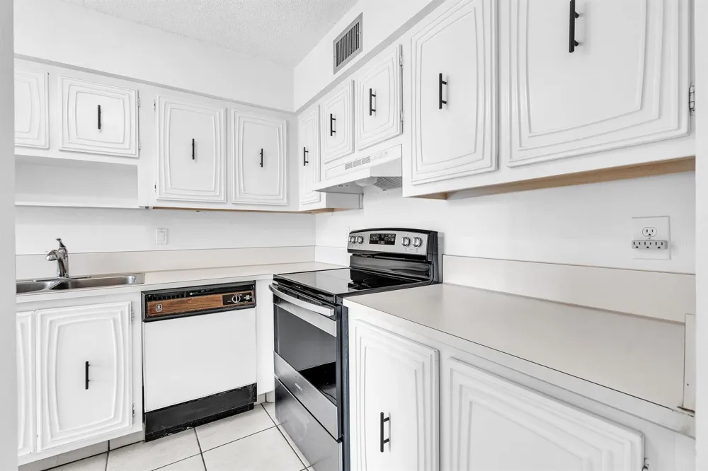 13721 FLORA PLACE #D Delray Beach, FL 33484