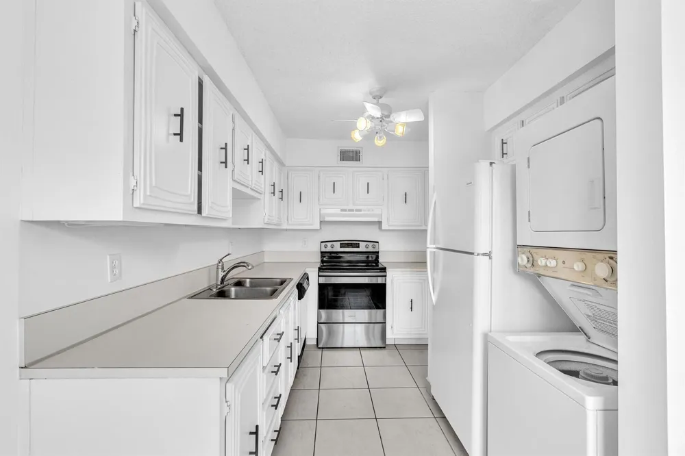 13721 FLORA PLACE #D Delray Beach, FL 33484