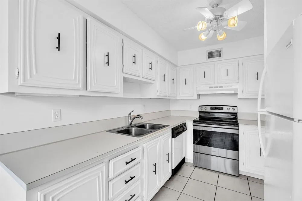 13721 FLORA PLACE #D Delray Beach, FL 33484