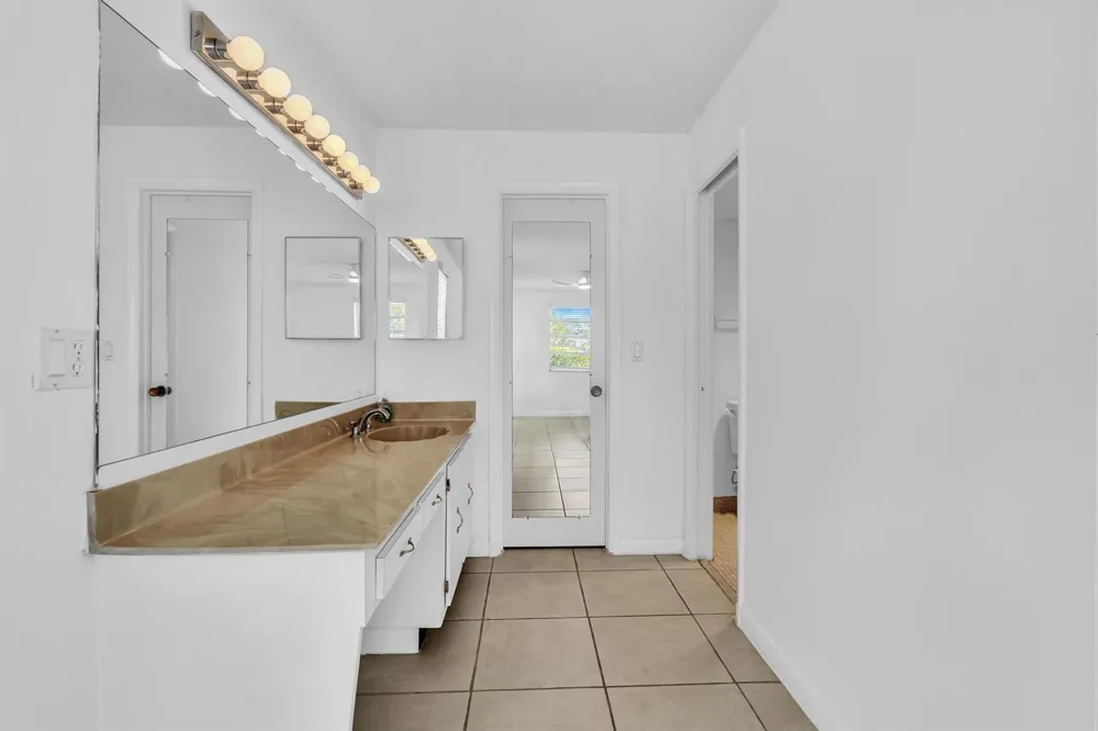 13721 FLORA PLACE #D Delray Beach, FL 33484