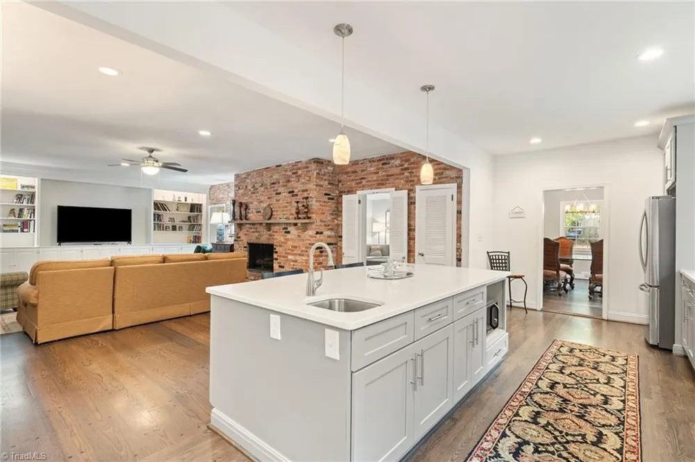 706 W Cornwallis Drive Greensboro, NC 27408