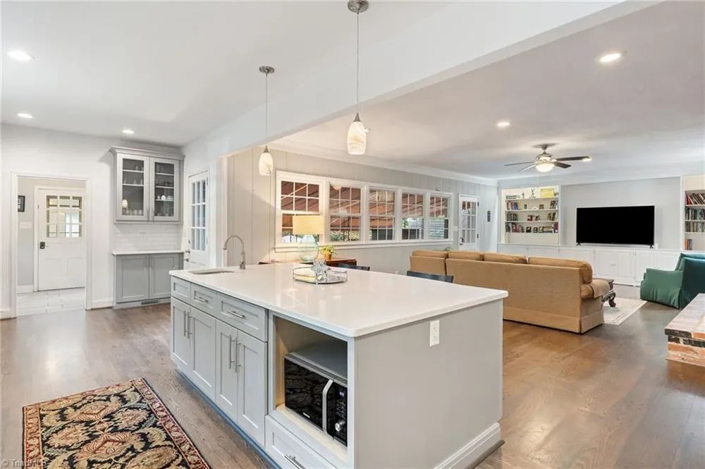 706 W Cornwallis Drive Greensboro, NC 27408