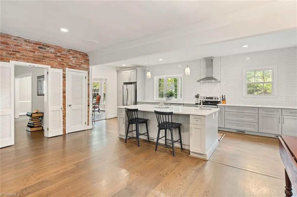 706 W Cornwallis Drive Greensboro, NC 27408