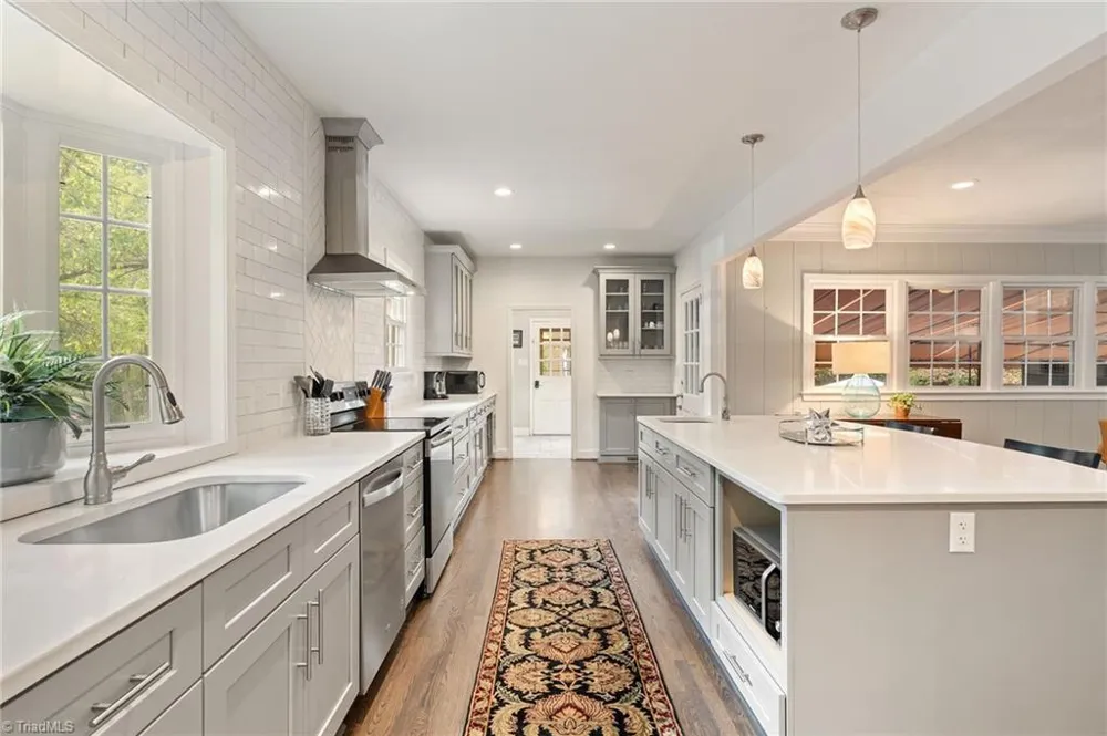 706 W Cornwallis Drive Greensboro, NC 27408