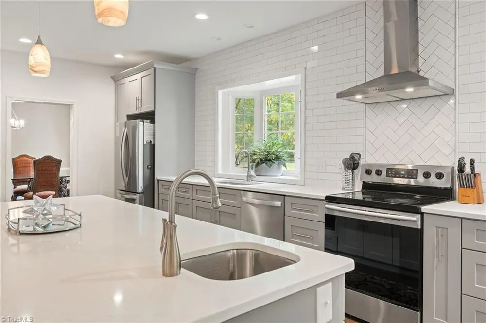 706 W Cornwallis Drive Greensboro, NC 27408