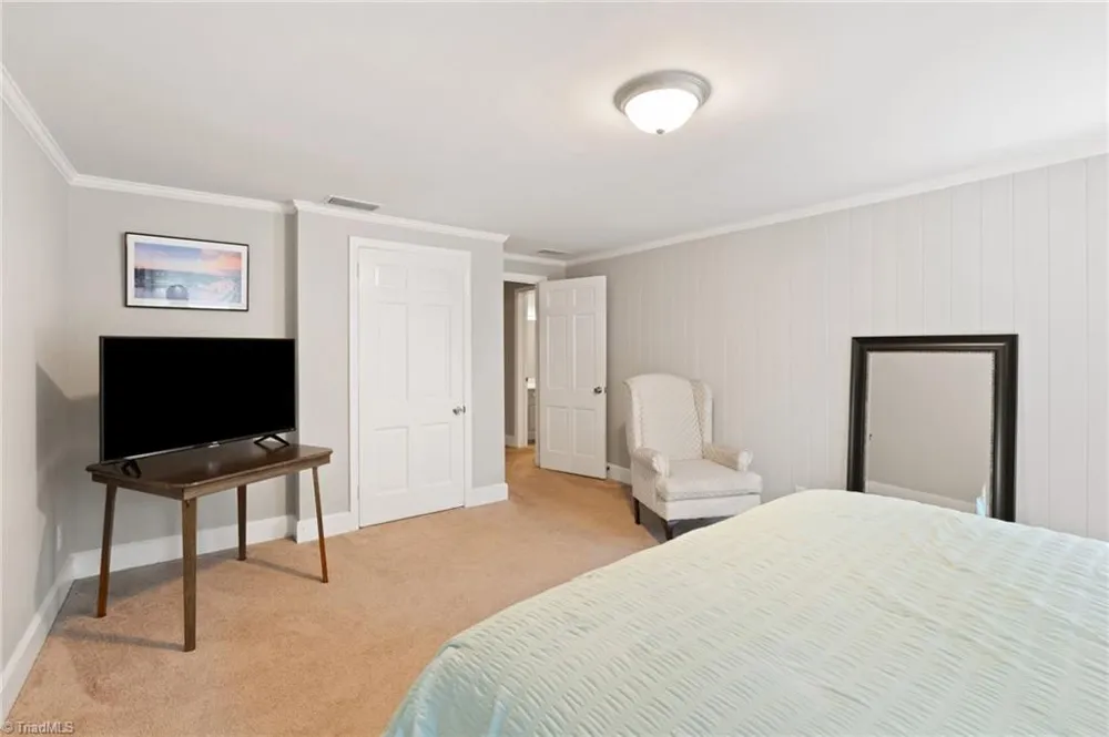 706 W Cornwallis Drive Greensboro, NC 27408