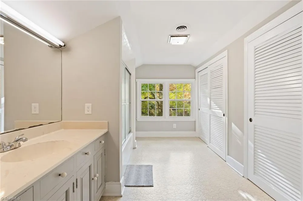 706 W Cornwallis Drive Greensboro, NC 27408