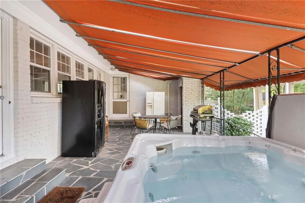 706 W Cornwallis Drive Greensboro, NC 27408