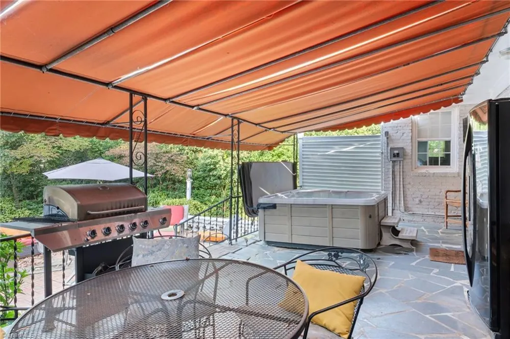 706 W Cornwallis Drive Greensboro, NC 27408