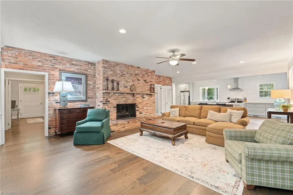 706 W Cornwallis Drive Greensboro, NC 27408