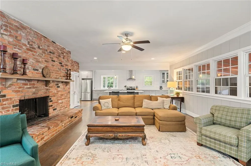 706 W Cornwallis Drive Greensboro, NC 27408