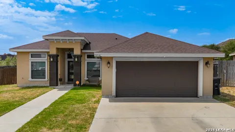2740 OAK MANOR DR