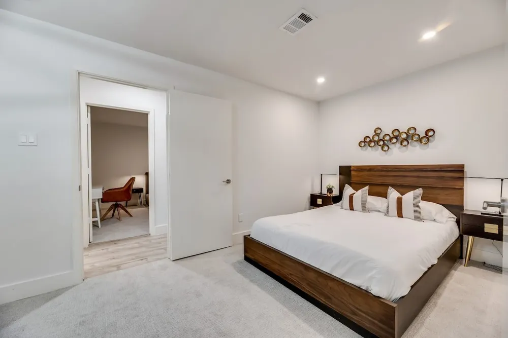 9034 Gunnison Drive Dallas, TX 75231
