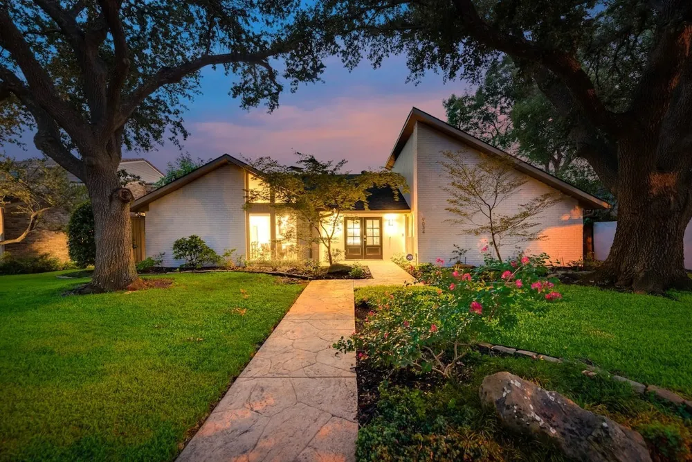 9034 Gunnison Drive Dallas, TX 75231