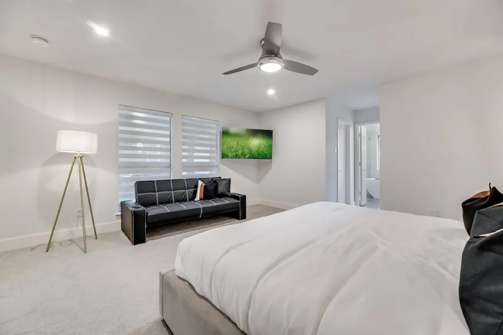 9034 Gunnison Drive Dallas, TX 75231
