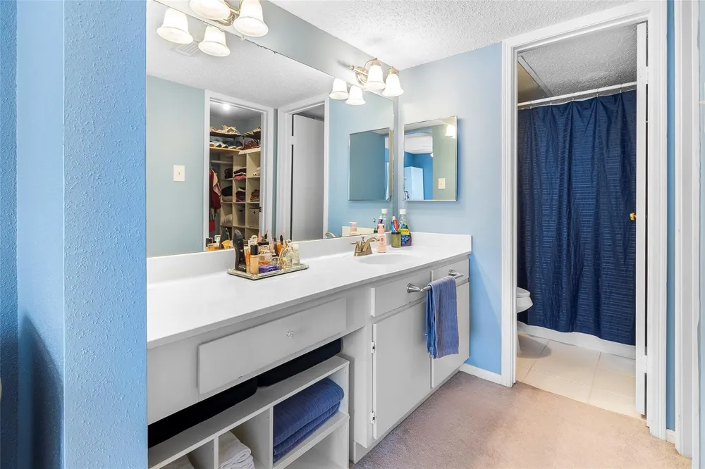 12550 Whittington Dr #814 Houston, TX 77077