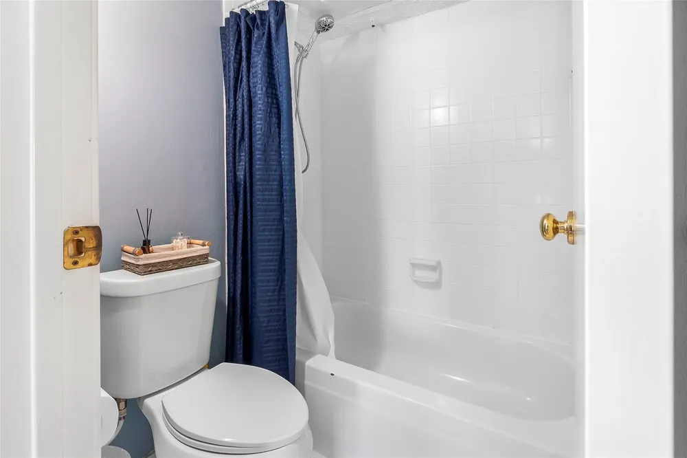 12550 Whittington Dr #814 Houston, TX 77077