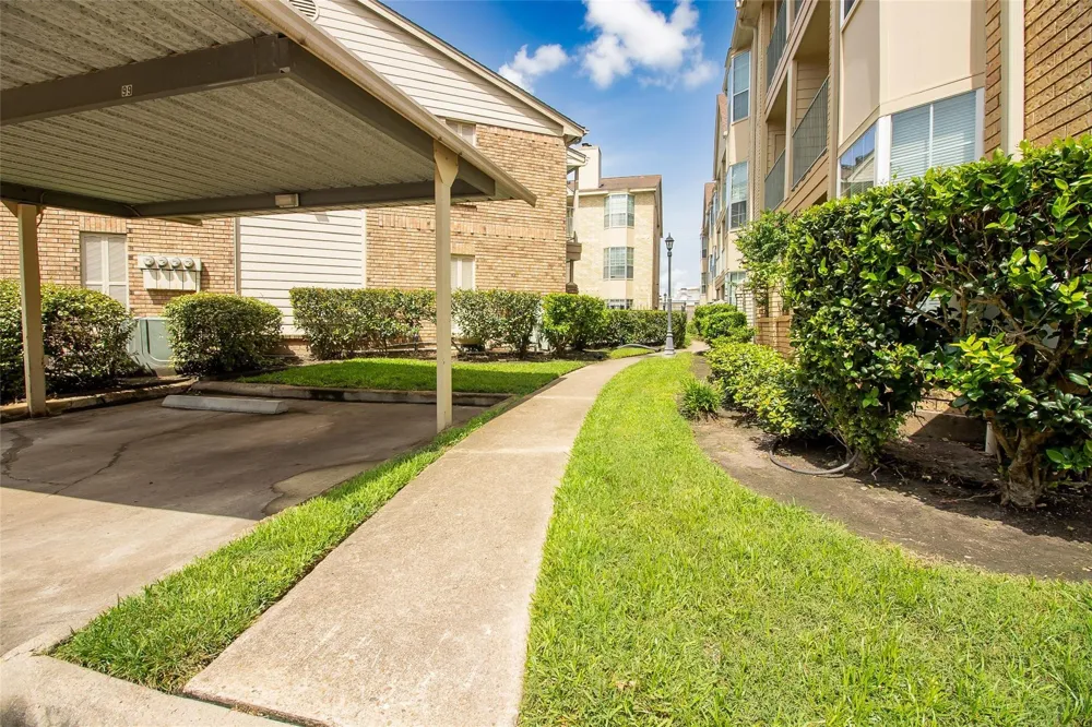 12550 Whittington Dr #814 Houston, TX 77077