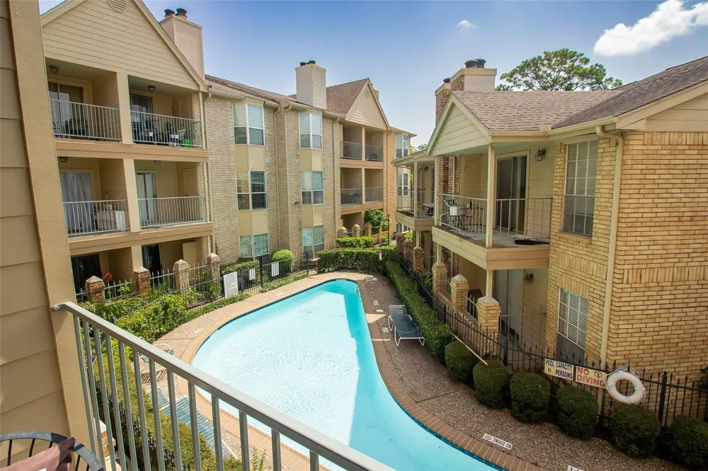 12550 Whittington Dr #814 Houston, TX 77077