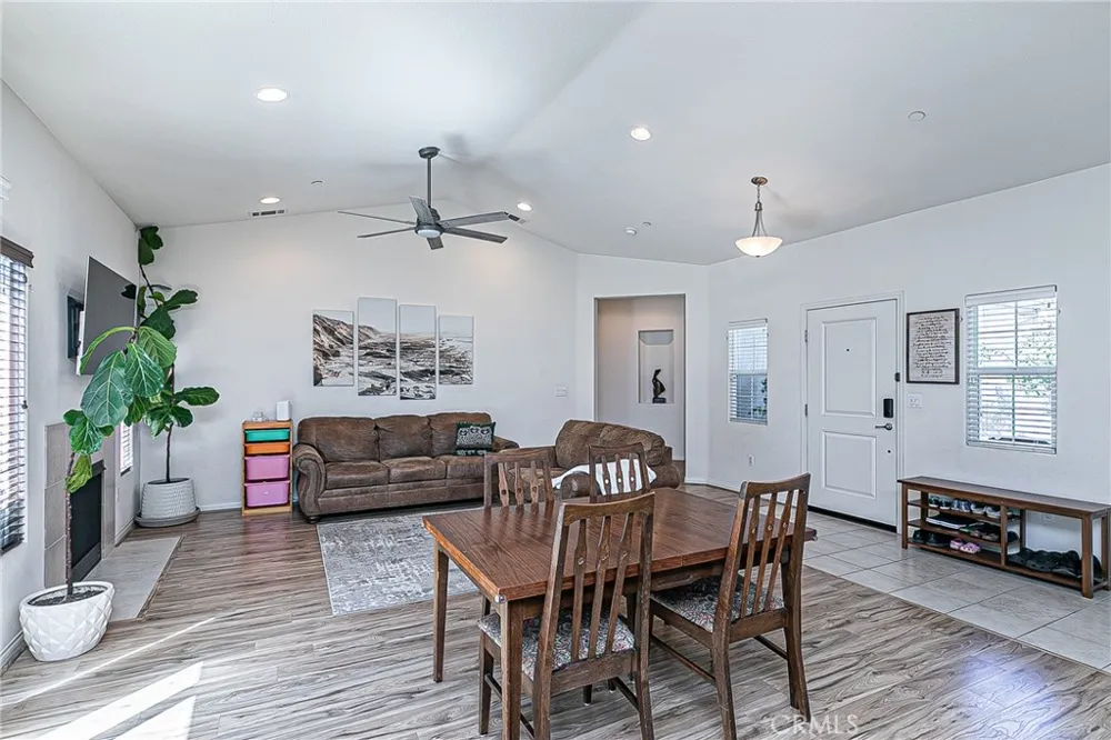 1452 W Beacon Santa Maria, CA 93458