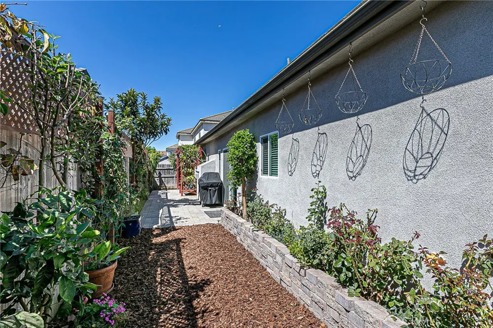 1452 W Beacon Santa Maria, CA 93458