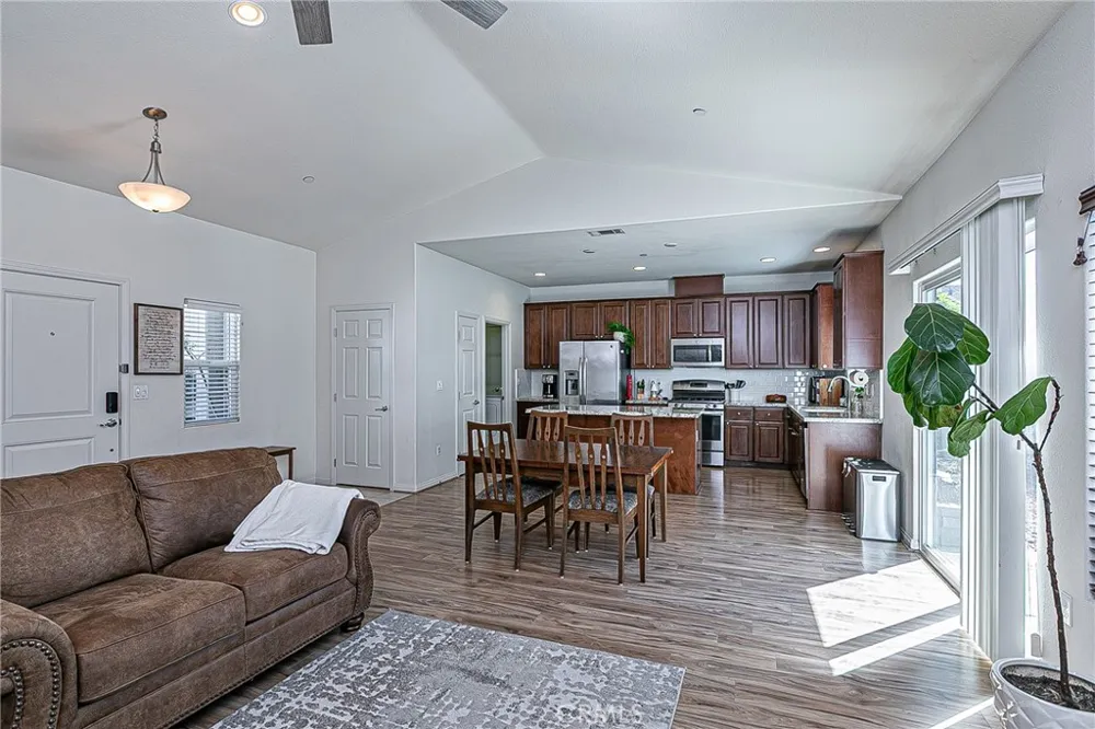 1452 W Beacon Santa Maria, CA 93458