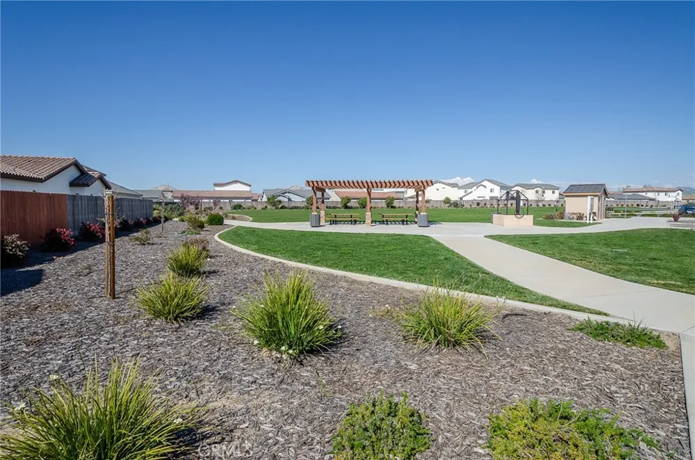 1452 W Beacon Santa Maria, CA 93458