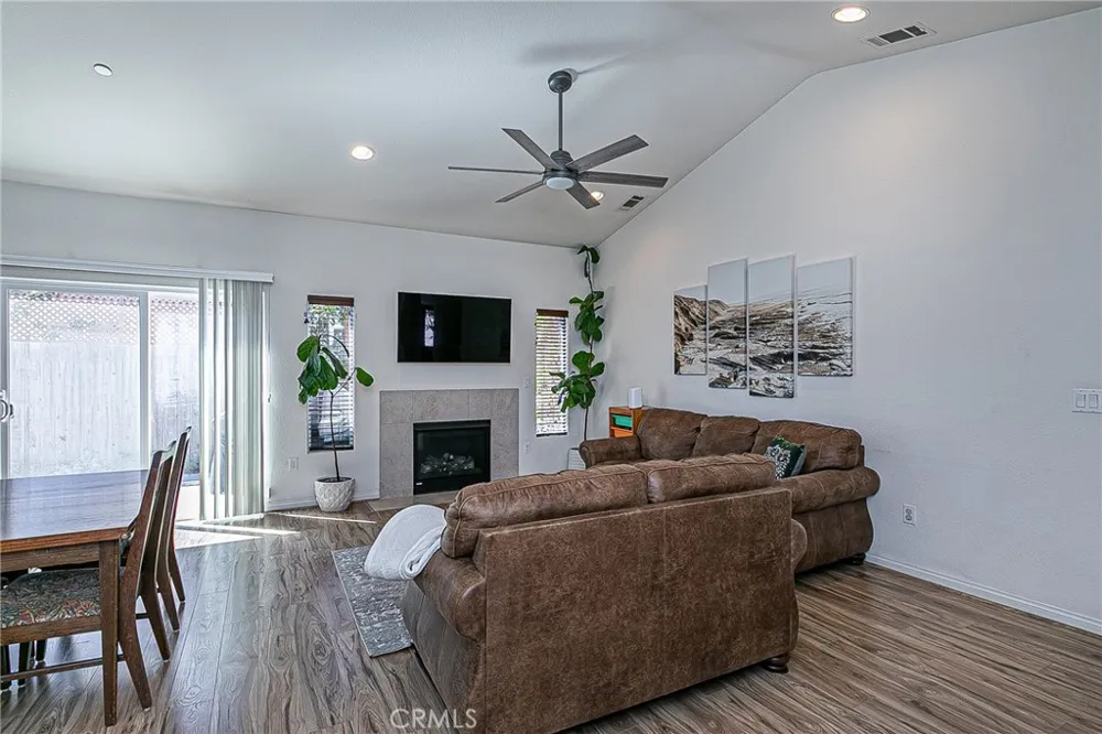1452 W Beacon Santa Maria, CA 93458