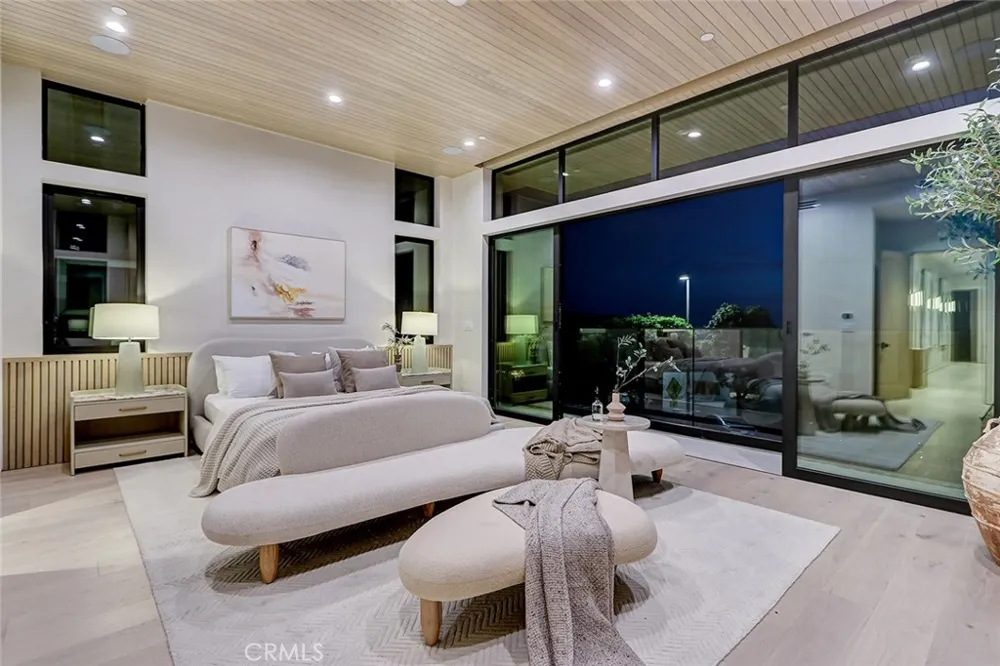 1404 Manhattan Manhattan Beach, CA 90266