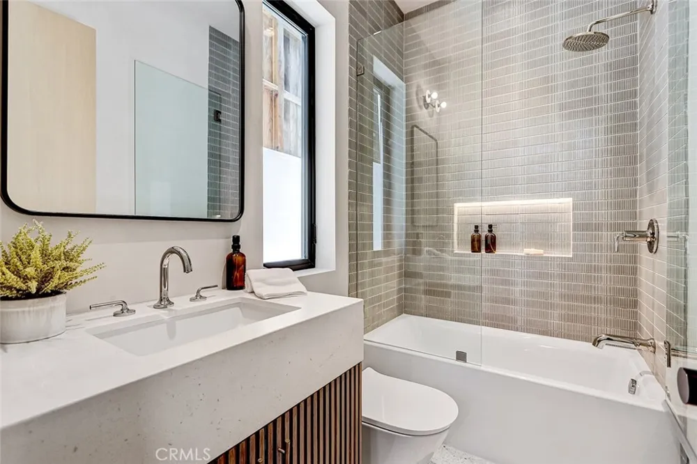 1404 Manhattan Manhattan Beach, CA 90266
