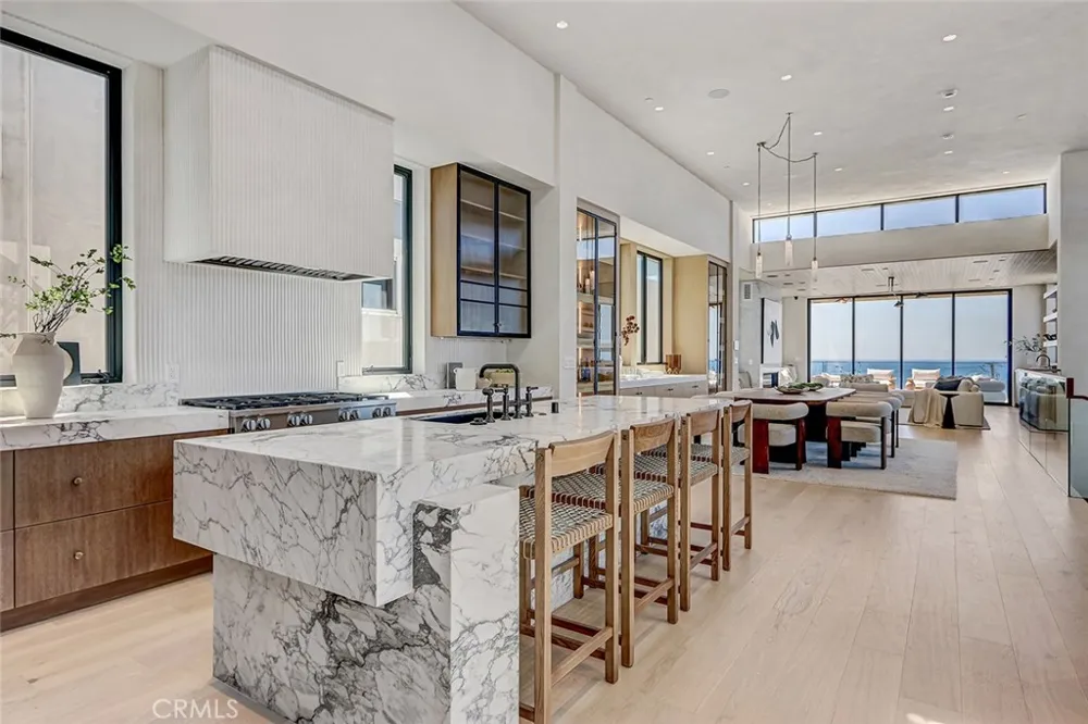 1404 Manhattan Manhattan Beach, CA 90266