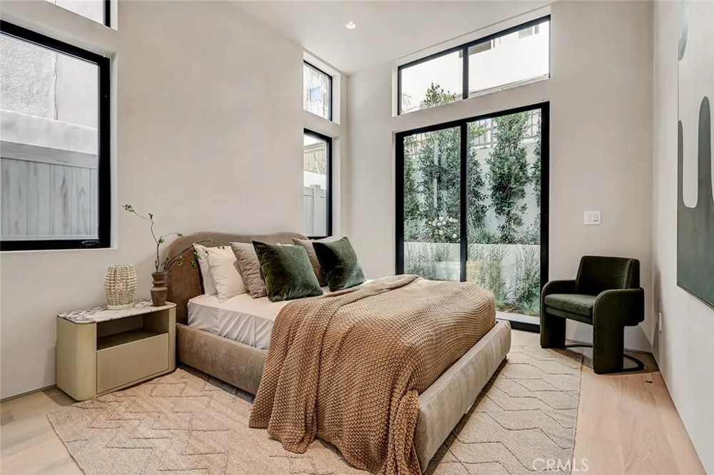 1404 Manhattan Manhattan Beach, CA 90266