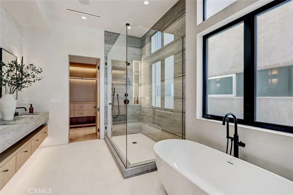 1404 Manhattan Manhattan Beach, CA 90266