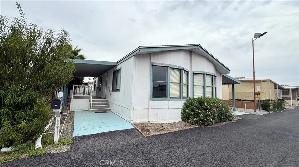 530 W Devonshire #36 Hemet, CA 92543