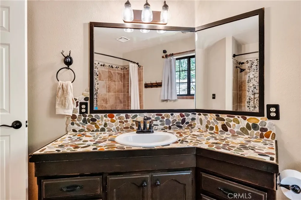 6055 Timber Ridge Magalia, CA 95954