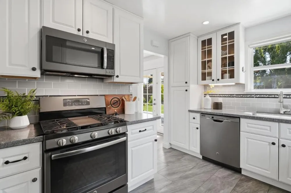 27 Garden Street Redwood City, CA 94063