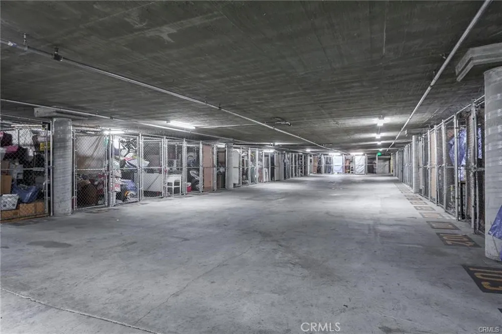 17900 Sherman #504 Reseda, CA 91335
