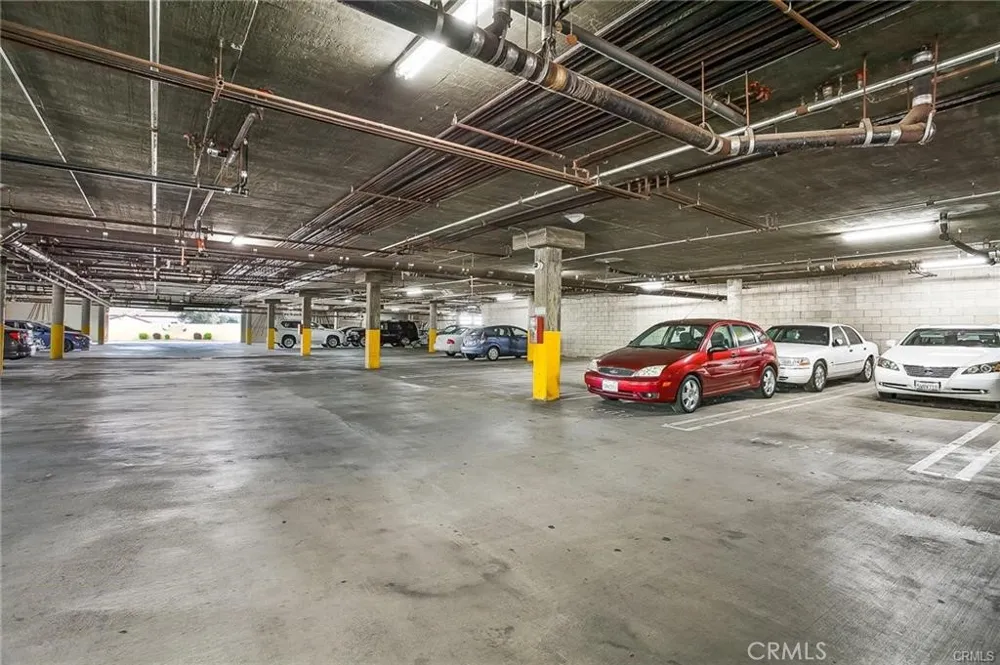 17900 Sherman #504 Reseda, CA 91335